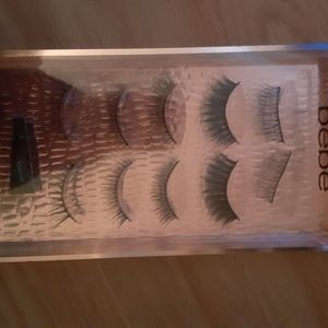 Fake lashes